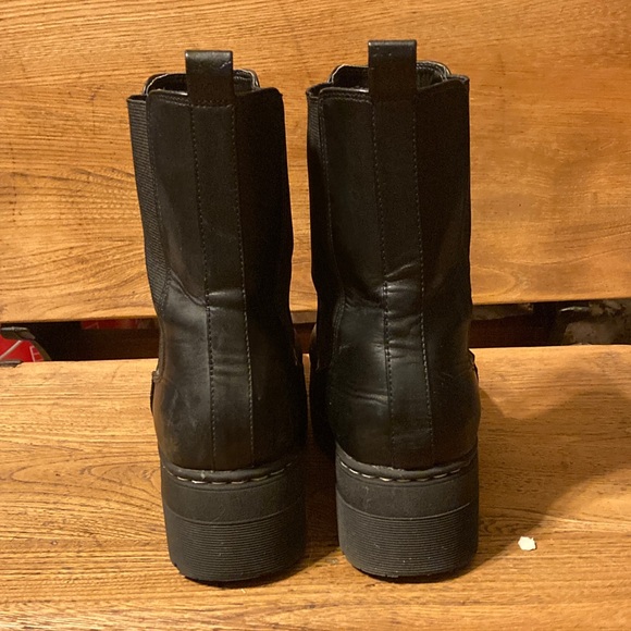 Black Leather Chelsea Platform Boots, size 8 - Picture 2 of 5